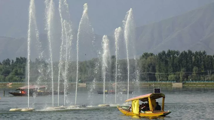 Plan Top Romantic Houseboats Trip In Srinagar Kashmir To Create Unforgettable Memories