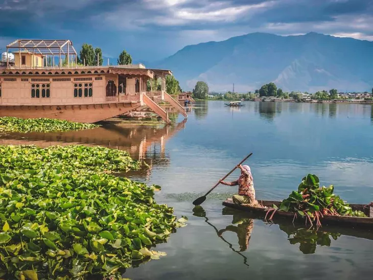 Visiting Enchanting Valley Of Kashmir From Katra: A Perfect Travelers Handbook